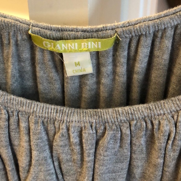 Gianni Biilni grey jersey off the shoulder top - Picture 2 of 2